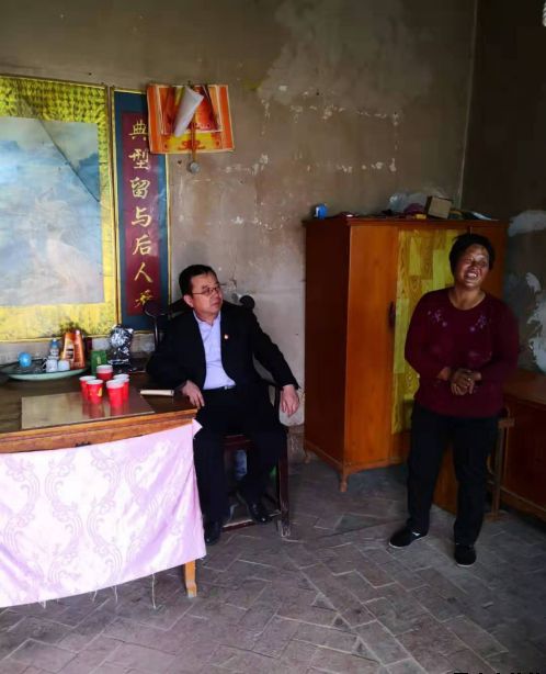 华球体育泓源公司开展“践行初心使命，助推脱贫攻坚”主题党日活动(图2)