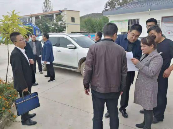华球体育泓源公司开展“践行初心使命，助推脱贫攻坚”主题党日活动(图3)
