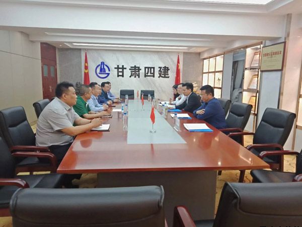 华球体育市副市长叶剑芳、华球体育泓源公司董事长赵贤君一行赴兰洽谈融资担保合作事宜(图3)