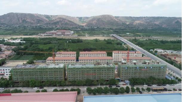 华球体育工业园区公租房三期项目主体工程顺利封顶(图2)