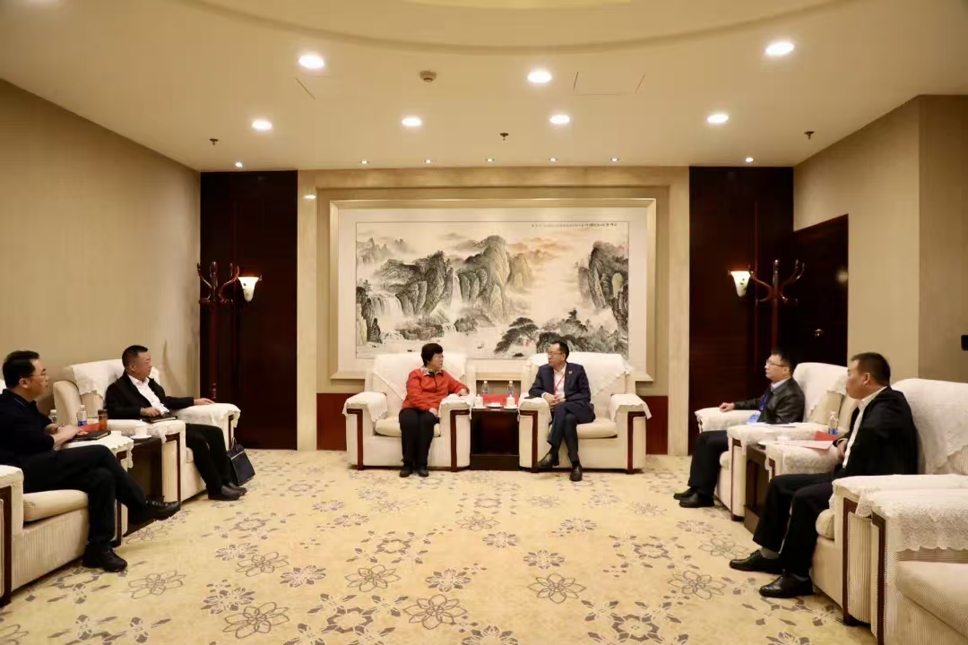 王旭会见单智伟等专家和企业家(图1) 王旭会见单智伟等专家和企业家(图1)